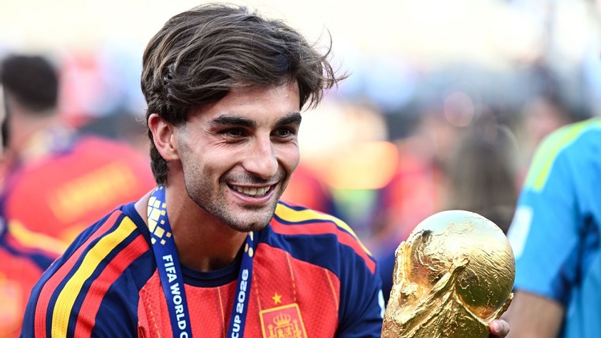 Paris Saint-Germainin valmentaja Luis Enrique arvostaa Ferran Torresin kykyjä suuresti